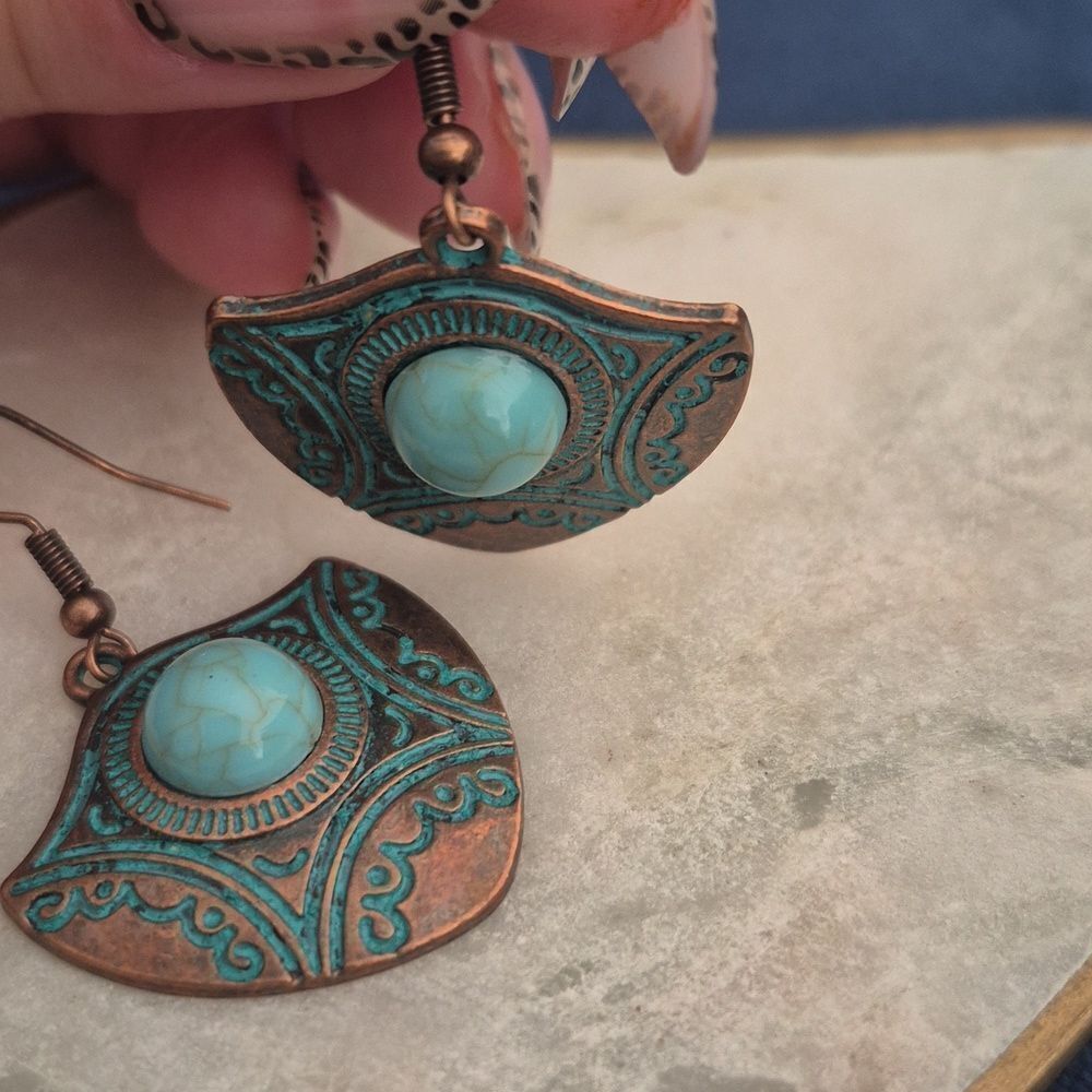 ♡♡♡Turquoise Stone Sheild Copper Earrings Tribal Rustic Cowgirl Jewelry - Picture 8 of 10